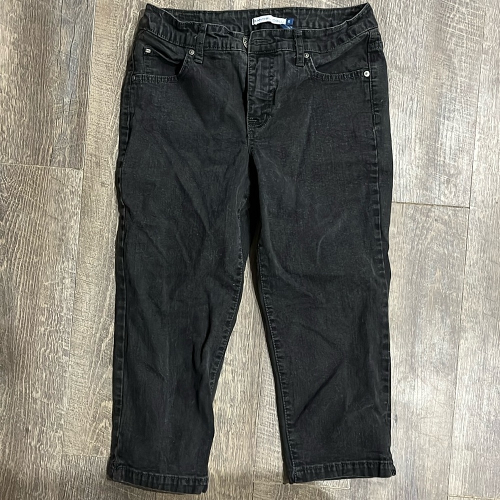 Black capri jeans